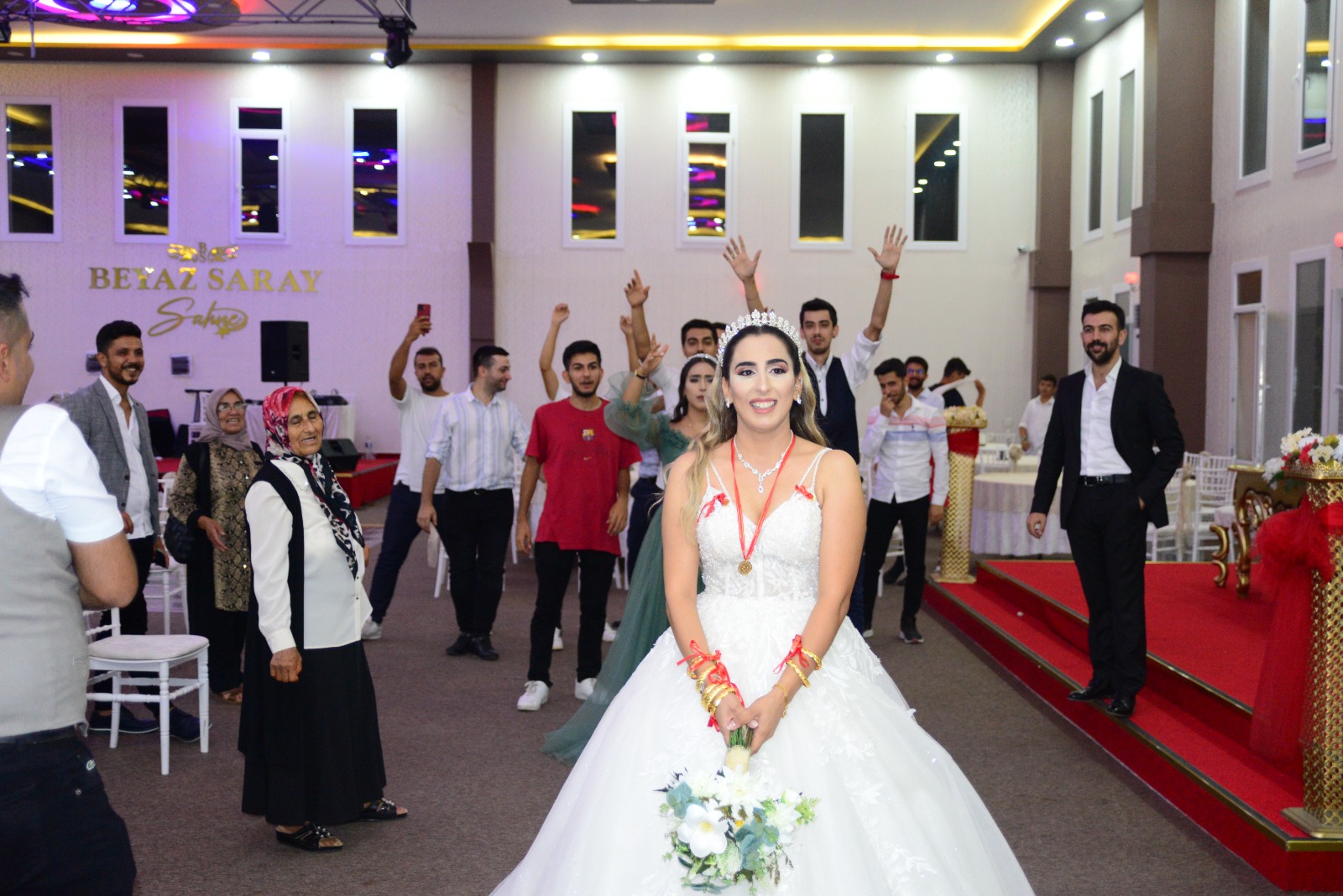 Beyaz Saray Tesisleri Dügün Salonları — Merkez, Osmaniye kır düğünü mekanı görsel 8
