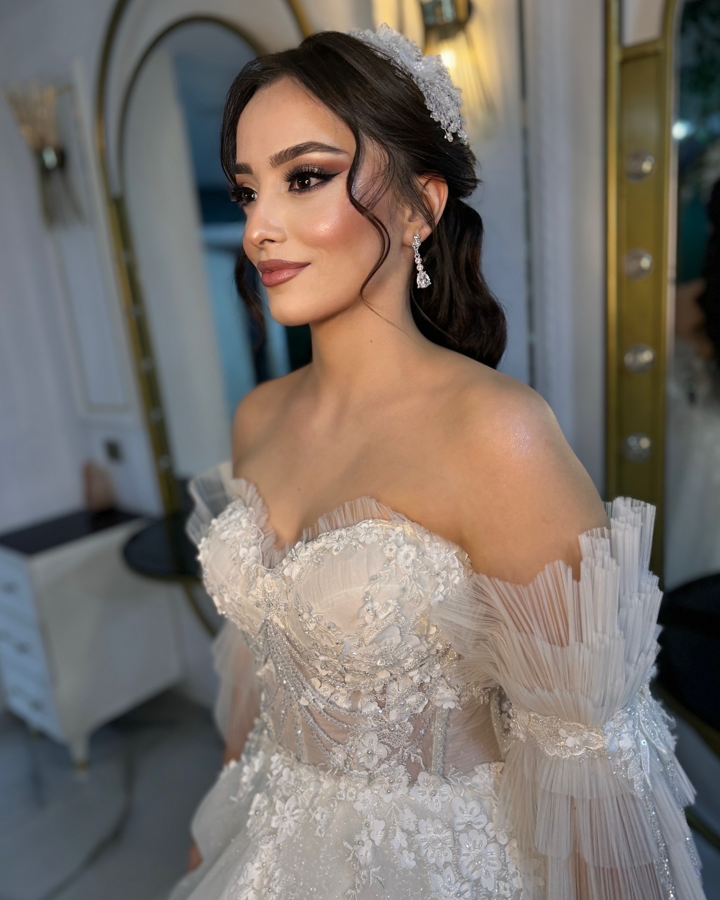 DEFRİNSPOSA GELİNLİK KUAFÖR MAĞAZASI