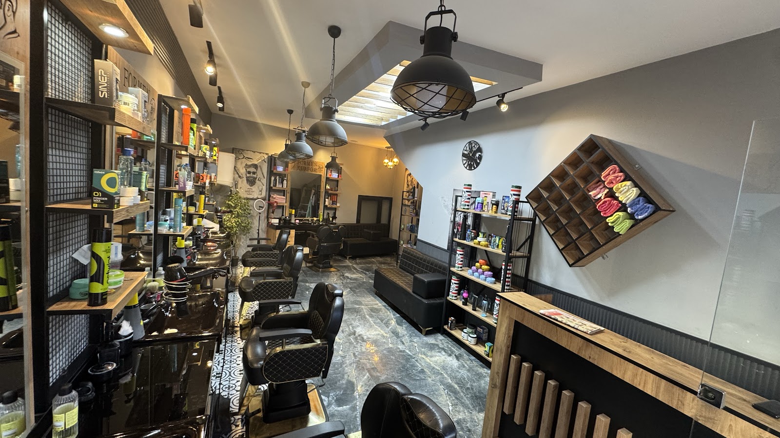 Formen (erkek)kuaför Salonu kır düğünü mekanı — Merkez